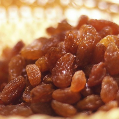 特级葡萄干新疆特产大颗粒厂家批发整箱散装烘焙零食红提干图3