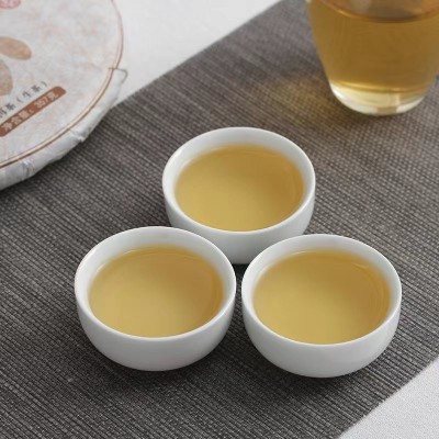 批发云南普洱茶 班章大叶 黄金叶大树普洱生饼 357g七子饼生茶图4