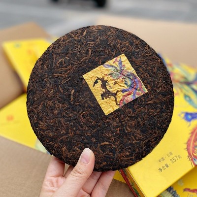 云南普洱茶永德gu树金针白莲陈香饼茶宫廷金芽熟茶357g七子饼批发图3