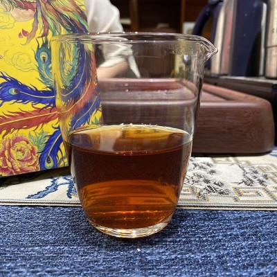 云南普洱茶永德gu树金针白莲陈香饼茶宫廷金芽熟茶357g七子饼批发图4