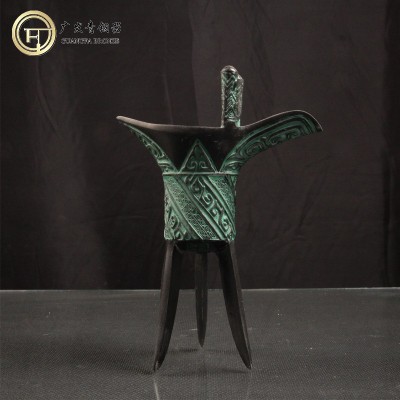 青铜器兽面爵杯凤纹爵复古酒樽仿古工艺品摆件古代酒杯批发代发图3